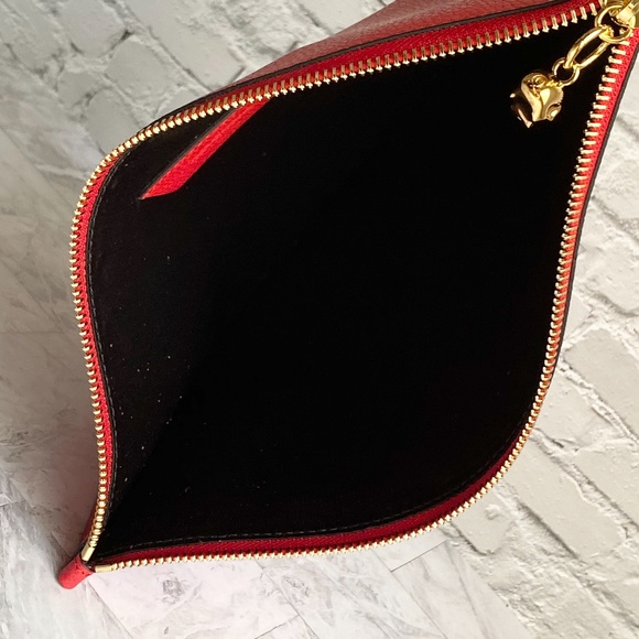 NEW Alexander McQueen Soft Grain Leather Zip Pouch - Picture 4 of 7